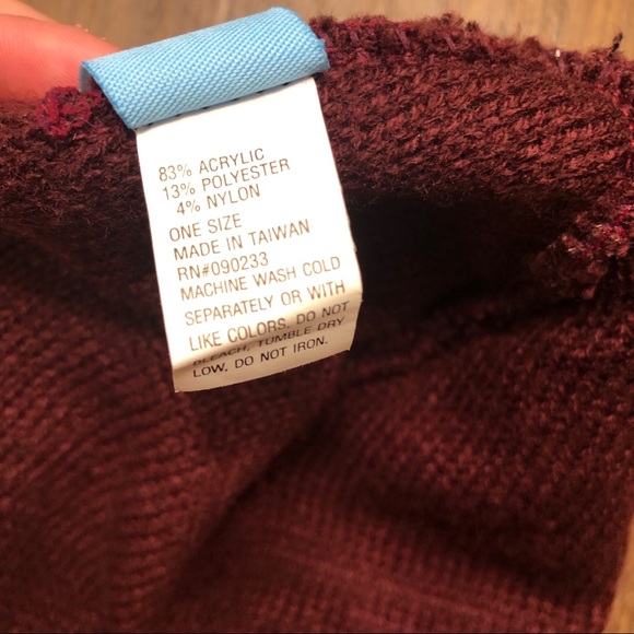 DC & TILT women’s beanie set - Picture 5 of 7